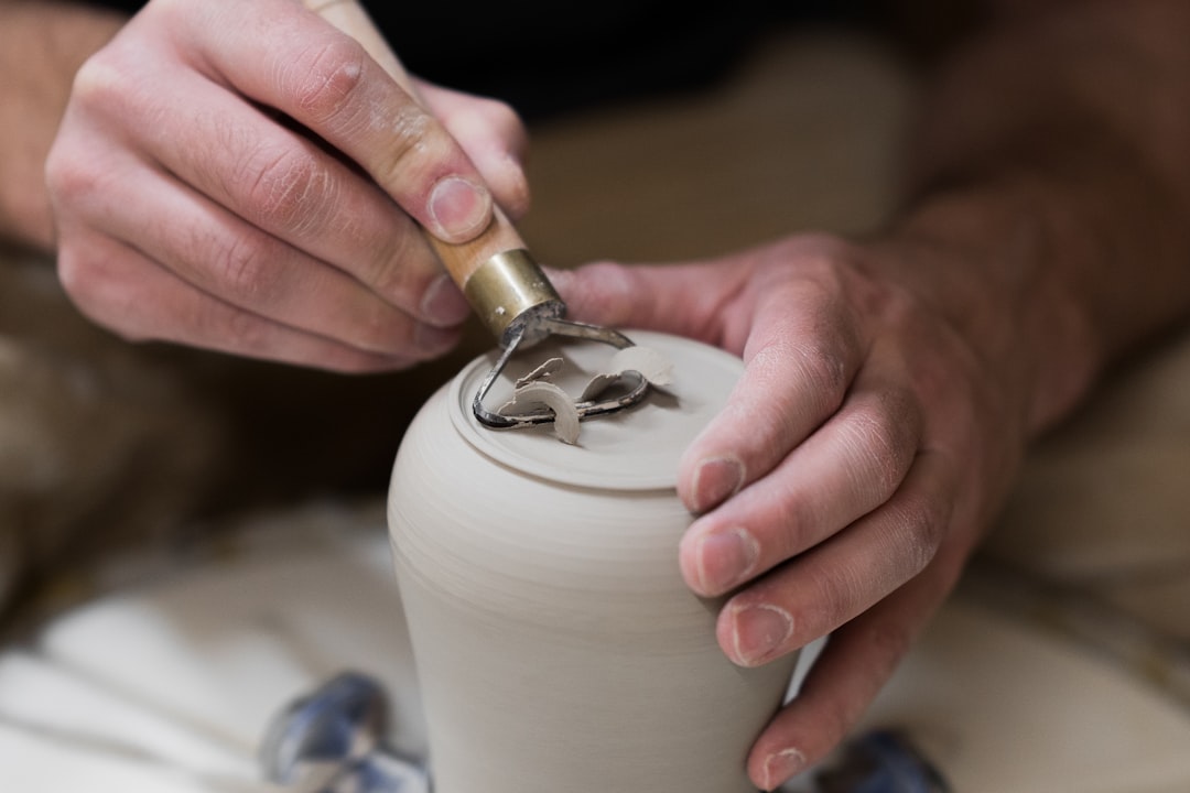 Dekoracje DIY: Sztuka tworzenia pięknych wnętrz